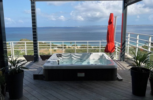 Grand Case Apartamento | Alexina - Apartment near Friar's Bay Overlooking Beautiful Happy Bay, Grand Case
