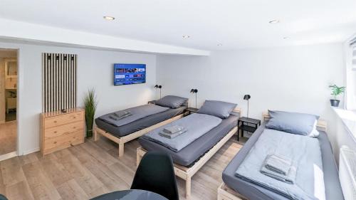 Ludwigsburg Apartamento | ALFA Ludwigsburg City Apartment 3 Zimmer für 5 Personen l Parkplatz l Bad I Küche l WIFI & SmartTV l Parking l Bathroom l Kitchen