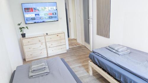 Ludwigsburg Apartamento | ALFA Ludwigsburg City Apartment 3 Zimmer für 5 Personen l Parkplatz l Bad I Küche l WIFI & SmartTV l Parking l Bathroom l Kitchen
