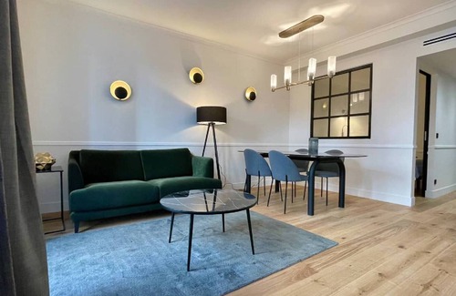 Centre Sud Casa | Alfred Suites is an elegant, upscale residence ideally located in the vibrant he