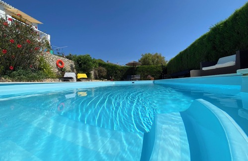 Aljezur Apartamento | Hermoso estudio para 2 personas o 2 + 1 BB / piscina privada con estacionamiento