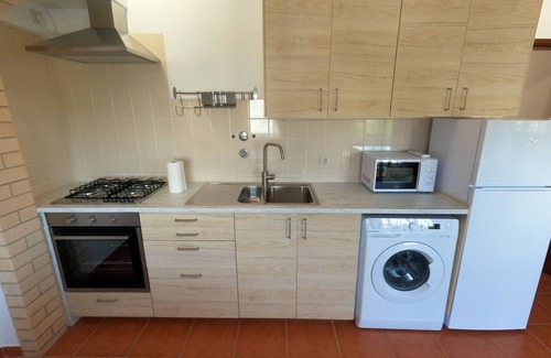 Sao Bras de Alportel Apartamento | Algarve, renovated T1 apartment w/ balcony, S. Brás de Alportel