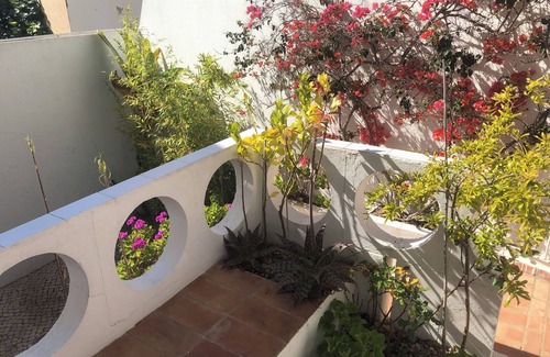 Praia da Rocha Villa | TheBlueVillaAlgarve 50 meters to beach and restaurants. 7 bedrooms. 20 min golf
