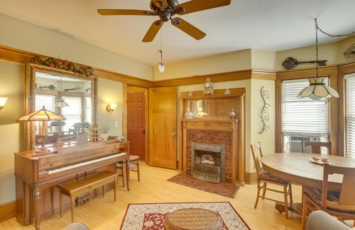 Algoma Casa | Algoma Victorian - Steps to Lake Michigan!