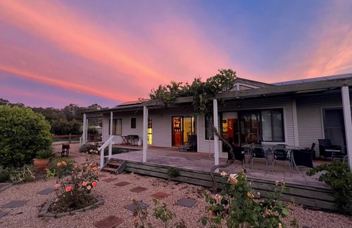 Briagolong Casa | Ali's Place - Art and Views Gippsland