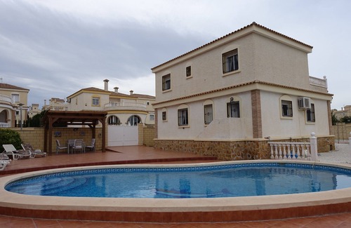 Monforte del Cid Villa | Área de Alicante, villa privada, piscina privada y aire acondicionado y wifi