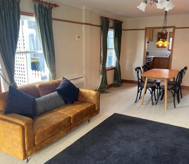 Nelson Apartamento | Alice Cottage - South St Townhouse Treasure in the Heart of Nelson