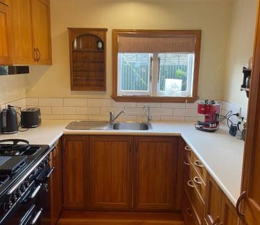 Nelson Apartamento | Alice Cottage - South St Townhouse Treasure in the Heart of Nelson