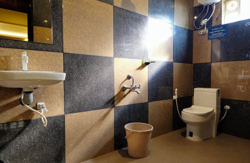 Sulthan Bathery Hotel | Alicos Residency