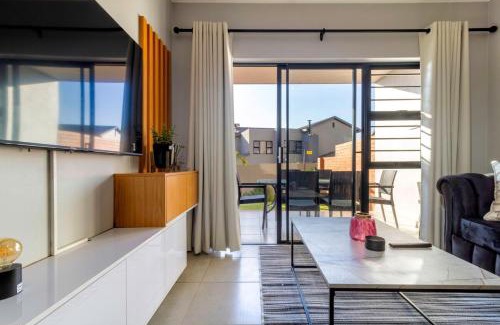 Greater Johannesburg Metropolitan Area Apartamento | #AlimamaSpaces Thando's Waterfalls Villa