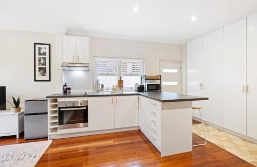 North Manly Apartamento | All about location!