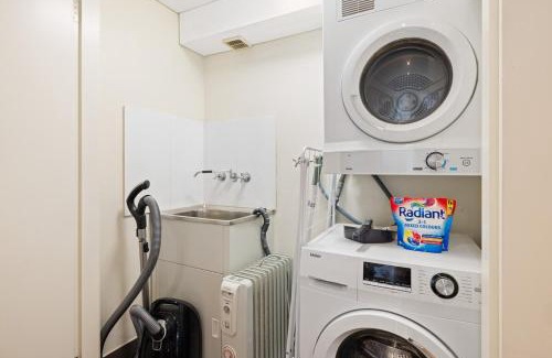 North Manly Apartamento | All about location!