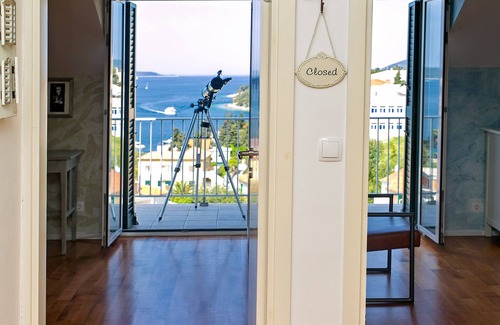 Hvar Casa | All About the Sea- Verano relájate con la vista en la ciudad de Hvar