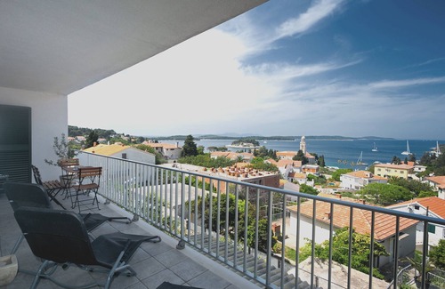 Hvar Casa | All About the Sea- Verano relájate con la vista en la ciudad de Hvar