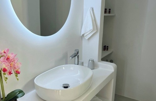 Ampelas Condominio | All Blue Suites