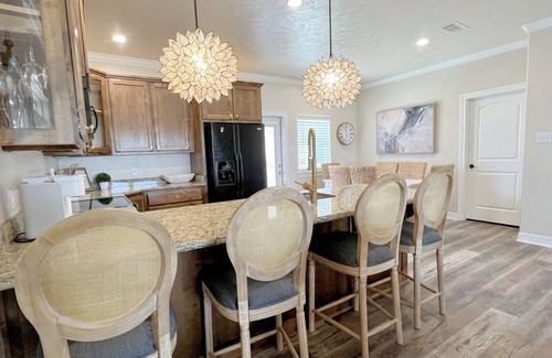 Port Bolivar Casa | ALL DECKED OUT - 2 Bedroom, 2 Bath, Sleeps 6 - Beach Front!