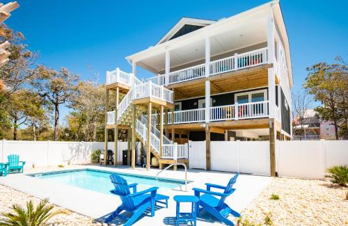 Yaupon Beach Casa | All Decked Out by Oak Island Accommodations