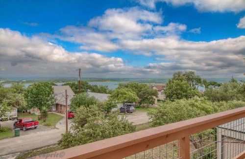 Canyon Lake Casa | All Decked Out CL 2232