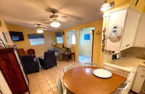 Palm Harbor Casa | All Decked Out for Vacationers