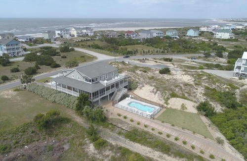 Oak Island Casa | All Decked Out