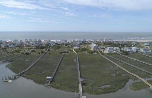 Oak Island Casa | All Decked Out