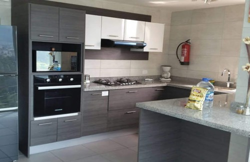La Carolina Apartamento | * TODO EN UNO * 3BD * MODERNO * LUJO * WIFI *