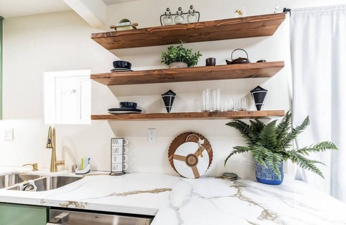 Valencia Casa | Tiny Home in the Heart of SCV