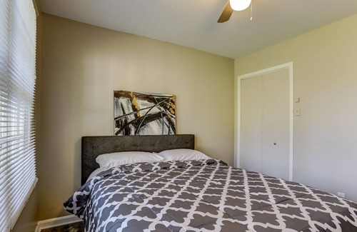 Oak Park Casa | Casa todo incluido de 2 habitaciones cerca del centro