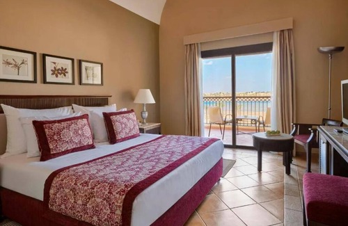 El Quseir Complejo | All-Inclusive Beach Stay l 2 Family Rooms, Dining, Full-service Spa & Pools