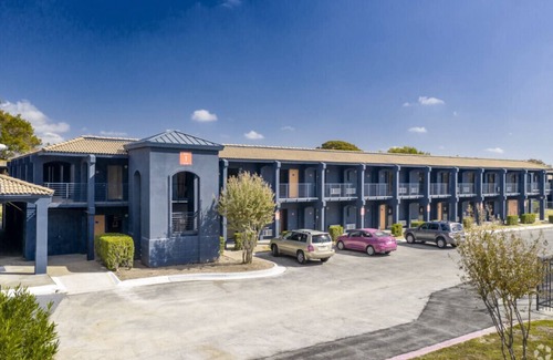 St. Johns Apartamento | C38 Spacious Studio in All Inclusive Community