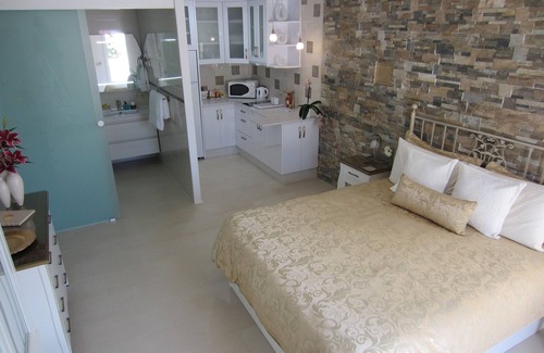 Benalmadena Cama Y Desayuno | Fantásticas Suite Exclusivas con Piscina y Vista al mar