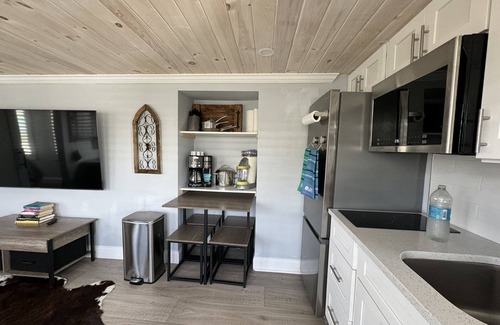 Matlacha Apartamento | Incredible location. Waterfront unit in Matlacha with many amenities!