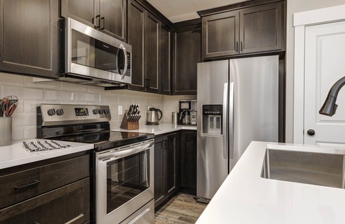 Carlton Casa | All New! Maison Monroe in Carlton