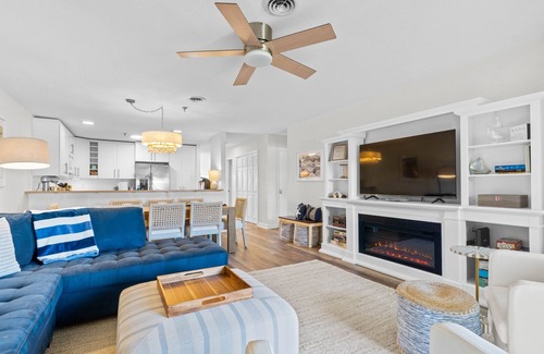Tranquil Harbour Condominio | NEW! Oceanfront Bliss! 50 Steps ToThe Beach, Big Pool, Great Views.