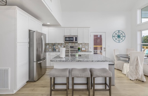Bean Station Cabina | All New! Waterfront! The Annason at Cherokee Lake! Firepit, & Private Dock!