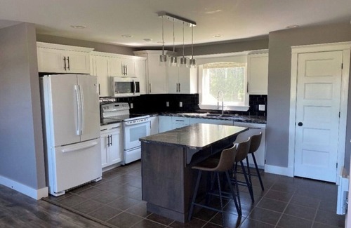 Charlottetown Casa | All one level 2 bedroom w/King beds in Charlottetown- close to hospital