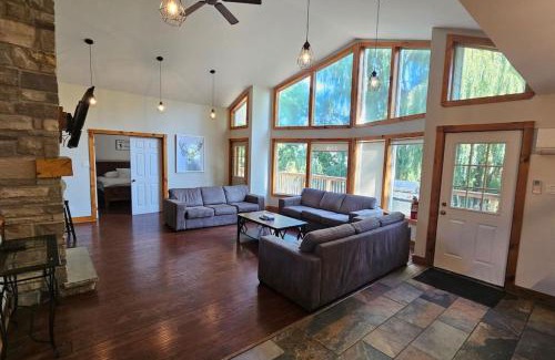 The Blue Mountains Chalet De Esquí | All-Season 8BR Vacation Chalet
