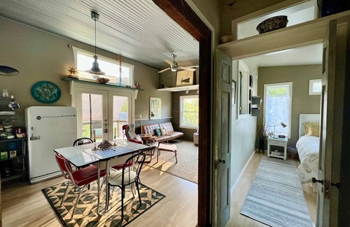Wilmington Apartamento | All Season Comfort at the Carriage House in Wilmington. Booking now for Winter !