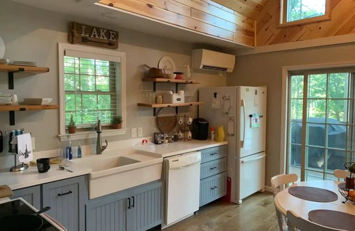Barrington Cabina | All season cozy waterfront cabin. Ideal get away.