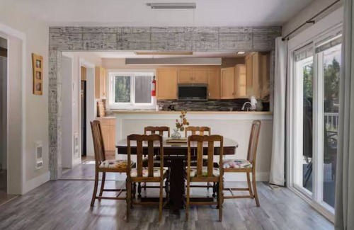 East Kootenay Cabaña | Tranquil secluded lakefront cottage w/Mtn. views