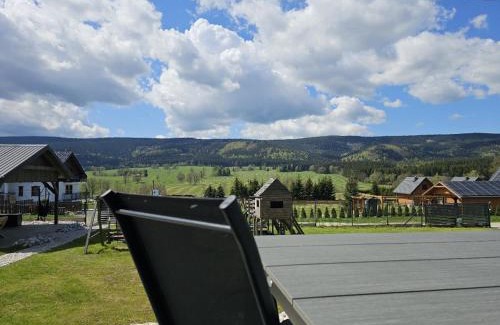 Lasowka Chalet De Esquí | All Season Sauna&Jacuzzi - klimatyzowane domki z widokiem na góry Kotlina Kłodzka 4km do Zieleniec SKI Arena
