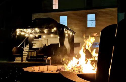 Luray Casa | All Seasons Cottage - Game Room - Firepit By Zen Living Short Term Rental