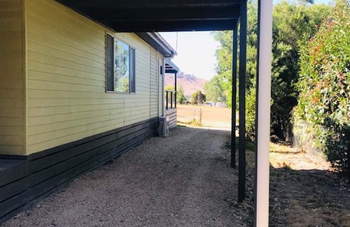 Bonnie Doon Casa | ALL SEASONS RETREAT: 4 BR, 2 BA House in Bonnie Doon, Sleeps 10