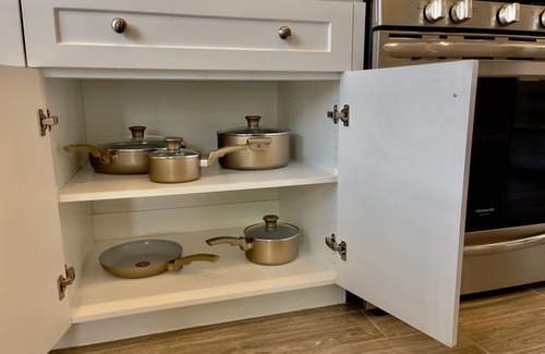 Raisin Casa | All The Comforts Of Home - Safe & Quiet Neighborhood - 2 Car Garage