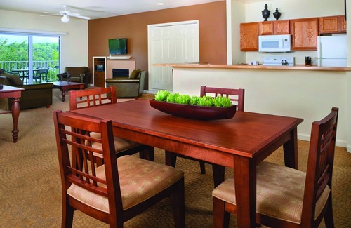 Osage Beach Complejo | ¡Todas las comodidades de casa!