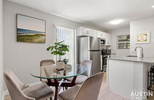 Hyde Park Apartamento | All the Essentials For You and Your Pet in Hyde Park