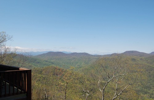 Lake Lure Cabina | Todo el año Vistas a la montaña / puesta de sol ~ Cabina actualizada ~ La mejor vista en Lake Lure