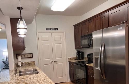 Parkwood Ranch Condominio | All You Need is Love