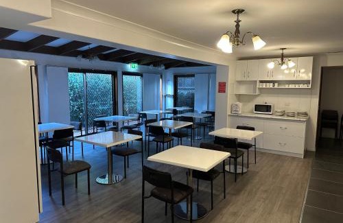Kearneys Spring Hotel | Allan Cunningham Motel