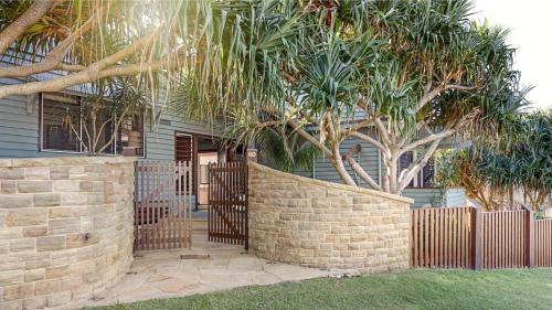 Yamba Casa | Allawah Cottage - Most Popular Beach House